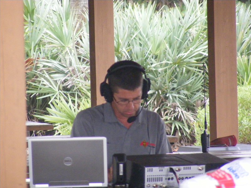 JTRG_Picnic_103011 (18).JPG - W4JKJ working 10M via IC9100 and S9 43' vertical